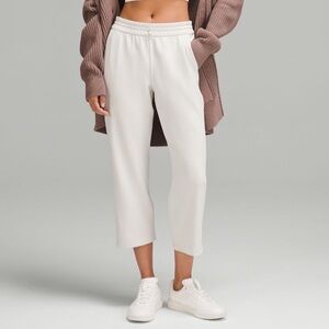 Softstreme High-Rise Straight-Leg
Cropped Pant  Bone
